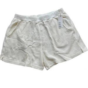 NWT LACAUSA Dakota Panna Cotta Ivory Stretchy Waffle Print Shorts Size XL